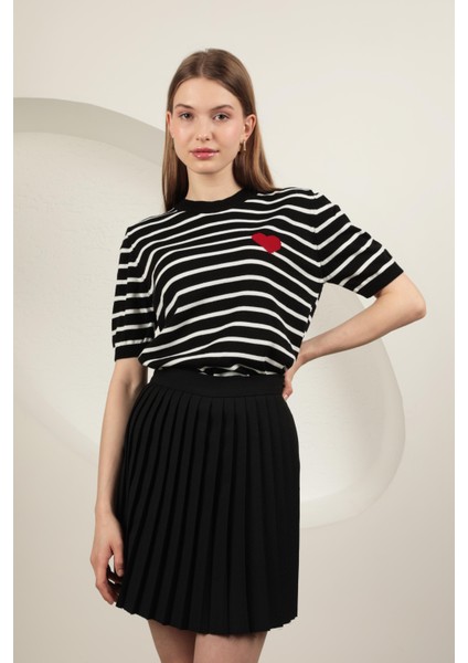 Triko Çizgili Kalp Desenli Kısa Kol Kadın Bluz Siyah modelleri