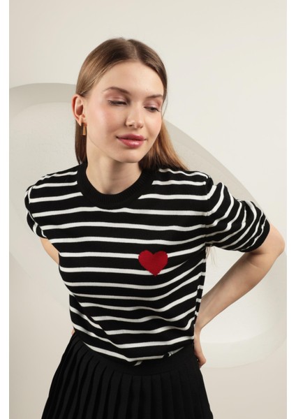 Triko Çizgili Kalp Desenli Kısa Kol Kadın Bluz Siyah fırsatları