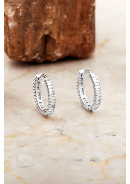 18 mm Baget Taşlı Rodyumlu Gümüş Halka Küpe 7030