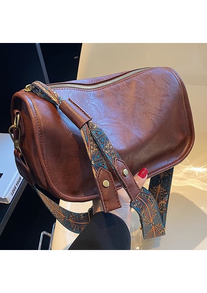Kadınlar Için Popüler Çantalar 2024 Yaz Yeni Moda Geniş Bant Crossbody Çanta Niş Internet Ünlü Popüler Yastık Kadın Çantası (Yurt Dışından)