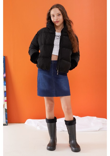 Siyah Dik Yaka Kolu Kürk Detaylı Kız Çocuk Şişme Mont 19505