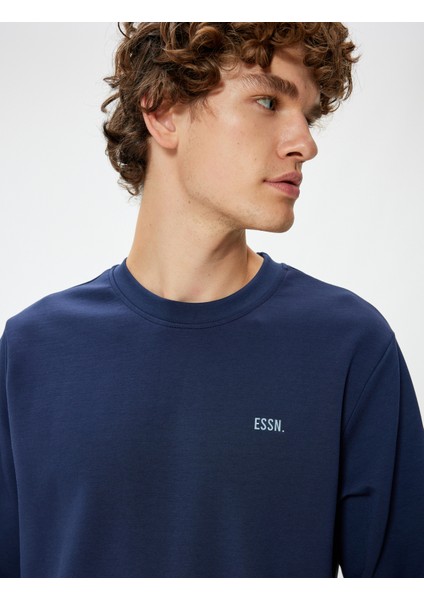 Bisiklet Yaka Sweatshirt Minimal Baskılı Interlok Kumaş Pamuk Karışımlı