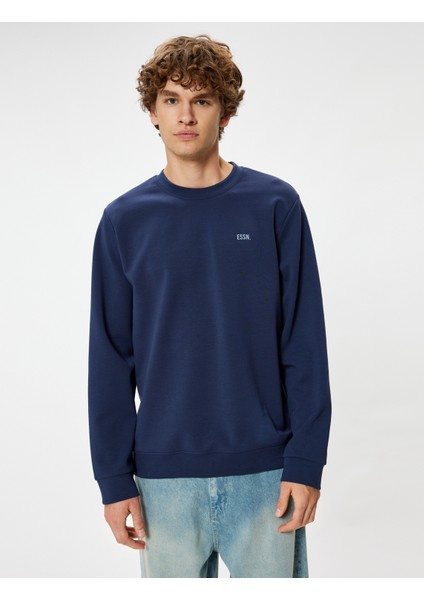 Bisiklet Yaka Sweatshirt Minimal Baskılı Interlok Kumaş Pamuk Karışımlı modelleri