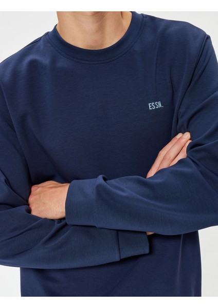 Bisiklet Yaka Sweatshirt Minimal Baskılı Interlok Kumaş Pamuk Karışımlı indirimleri