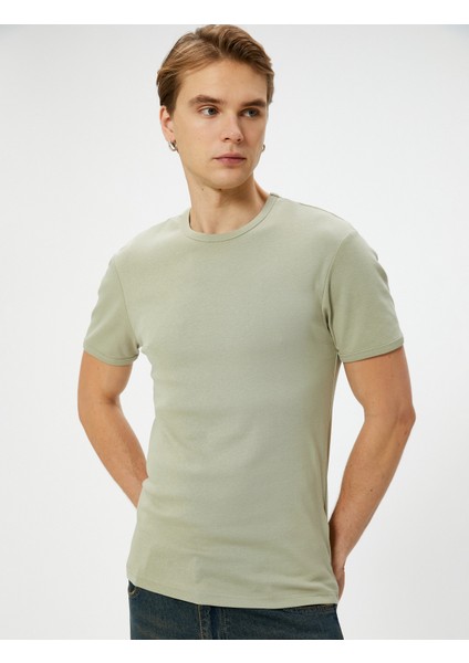 Basic Tişört Slim Fit Bisiklet Yaka Kısa Kollu Pamuklu modelleri