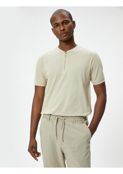 Hakim Yaka Tişört Yarım Fermuarlı Slim Fit Kısa Kollu