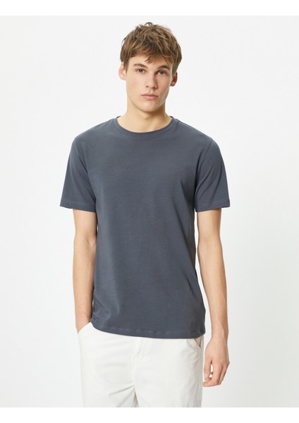 Kısa Kollu Tişört Uzun Kalça Boy Esnek Kumaş Slim Fit Pamuklu modelleri