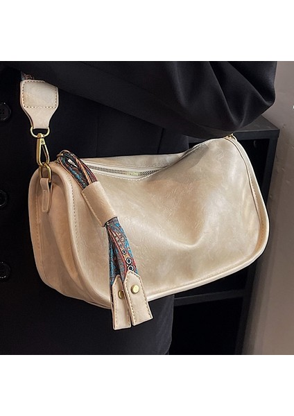 Kadınlar Için Popüler Çantalar 2024 Yaz Yeni Moda Geniş Bant Crossbody Çanta Niş Internet Ünlü Popüler Yastık Kadın Çantası (Yurt Dışından)