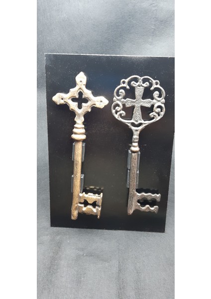 2 Adet Dekoratif Antika Tarzında Prinç Döküm Eski Çağ Kale, Han, Kilise, Saray Anahtarı Model 05 fiyatları