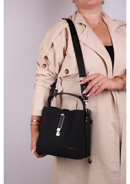 Yeni Sezon Kadın Omuz Çantası 4 Bölmeli Ayarlanabilir Geniş Askılı 22X20 cm AKL2055