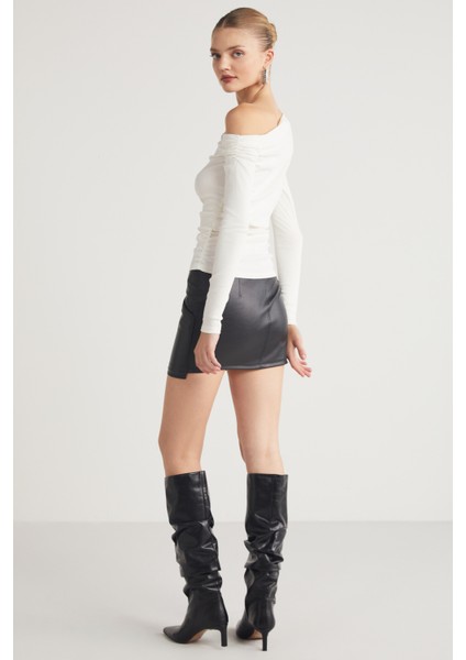 Sıssı Kadın Asimetrik Yaka Slim Fit Uzun Kollu Beyaz Bluz indirimleri