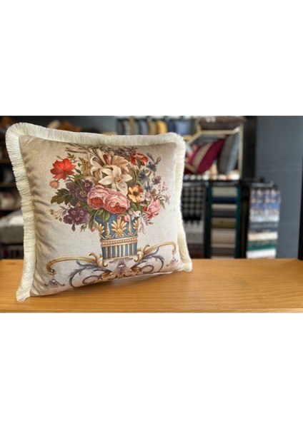 Ipek Kadife Püsküllü Damask Desen Krem Renk Kırlent Kılıfı Çift Taraflı Desen