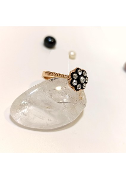 0,24CT Elmas Gül Modeli Yüzük 8k Altın Hd Videolu