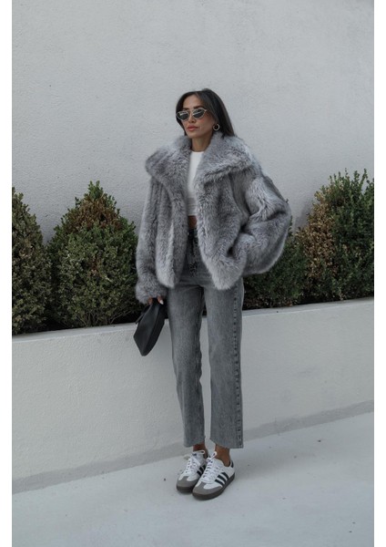 Gri Yıkamalı Boy Fit Kesik Paça Jean fiyatları