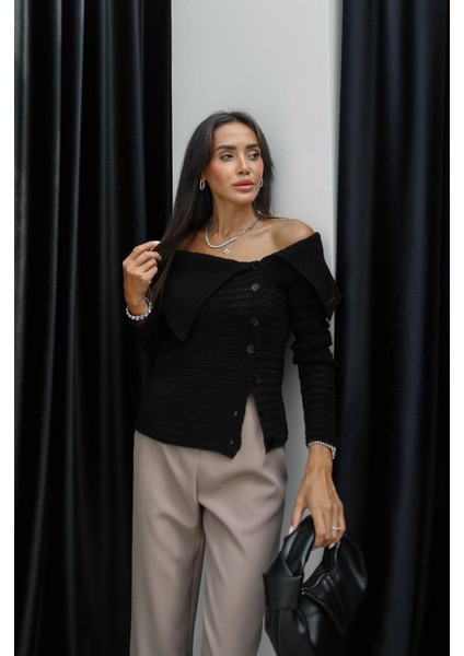 Siyah Kayık Yaka Önden Düğmeli Bluz modelleri