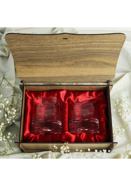 Ahşap Kutulu Vintage Tasarımlı Isim & Mesaj Yazılı Viski Kadehi Seti