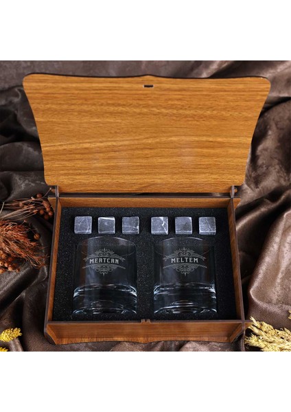 Ahşap Kutulu Retro Arma Tasarımlı Isme Özel Taşlı & 2'Li Viski Kadehi Seti fiyatları