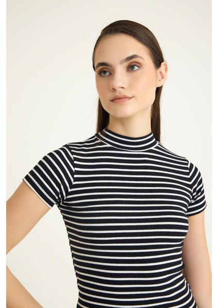 2 Adet Dik Yaka Kısa Kollu Kaşkorse Tişört fiyatları