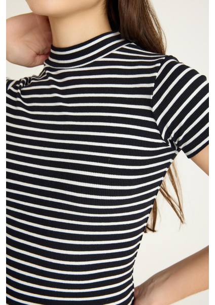 2 Adet Dik Yaka Kısa Kollu Kaşkorse Tişört fırsatları