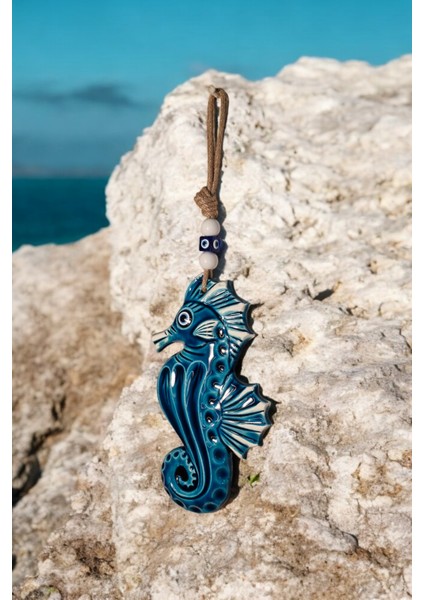 Nazar Boncuklu Seramik Deniz Atı Desenli Püskül ve Boncuk Dekoratifli Çok Amaçlı Süs Eşyası 14X23 cm