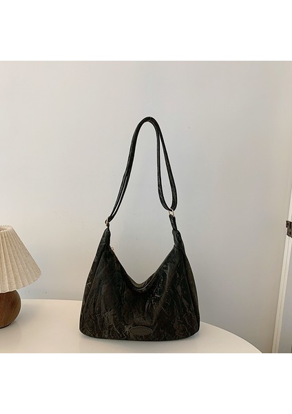 Katı Renk Trendy Yaz Kore Yumuşak Yüzey 2024 Yeni Moda Kolye Kadınlar Için Bir Omuz Koltukaltı Crossbody Tote Çanta Gidip Geliş (Yurt Dışından)