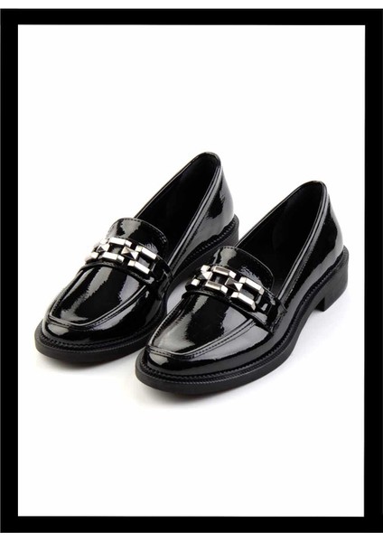 Siyah Kırışık Rugan Kadın Loafer Ayakkabı K01474091208