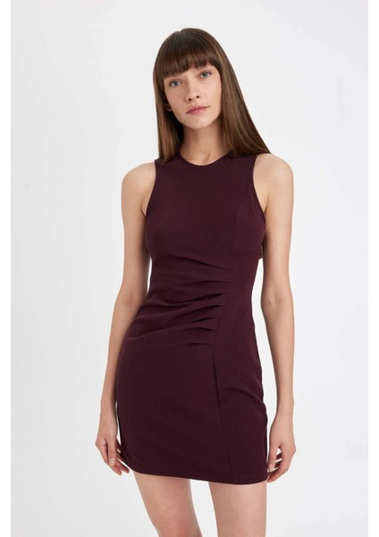 Bodycon Vücuda Oturan Bisiklet Yaka Drapeli Basic Düz Kolsuz Mini Bordo Elbise D3065AX24AU fırsatları