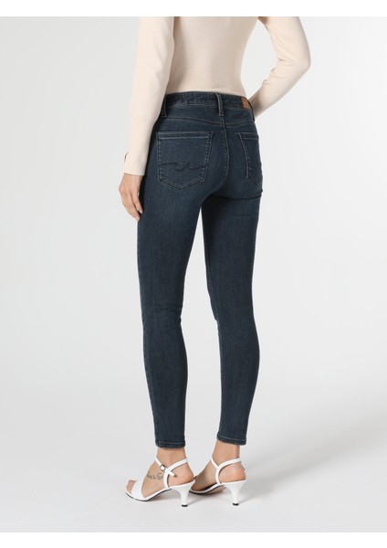 759 Lara Super Slim Fit Orta Bel Dar Paça Kadın Denim Jean Pantolon