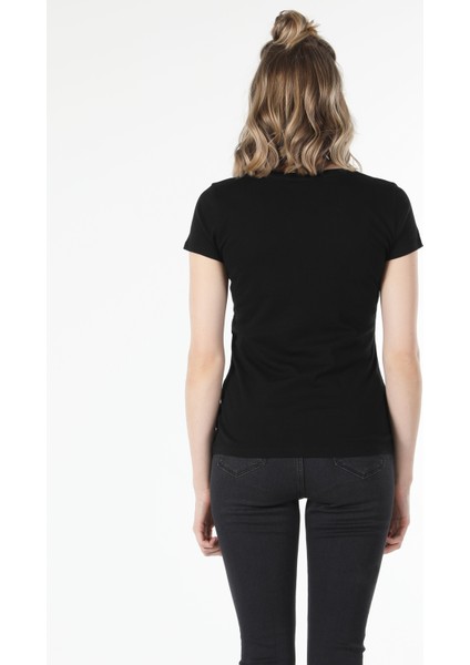 Slim Fit Yuvarlak Yaka Baskılı Kadın Siyah Kısa Kol Tişört fiyatları