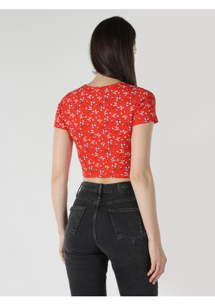 Slim Fit Yuvarlak Yaka Çiçekli Kadın Kirmizi Kısa Kol Tişört fiyatları