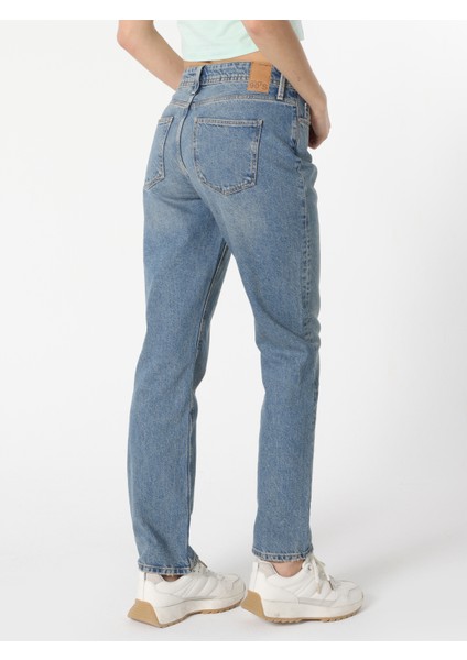 792 Mıla Regular Fit Orta Bel Düz Paça Mavi Kadın Jean Pantolon Cl1063489