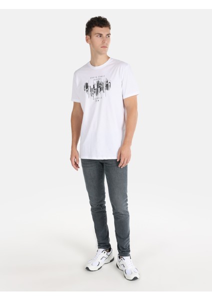 Regular Fit Yuvarlak Yaka Erkek Beyaz Kısa Kol Tişört Cl1064699 modelleri