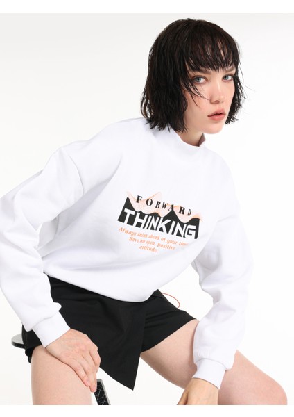 Regular Fit Baskılı Crop Beyaz Kadın Sweatshirt Cl1065081