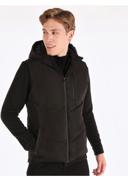 Slim Fit Fermuarlı Kapüşonlu Cep Detaylı Şişme Siyah Erkek Yelek