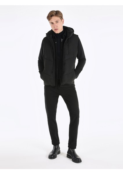 Slim Fit Fermuarlı Kapüşonlu Cep Detaylı Şişme Siyah Erkek Yelek
