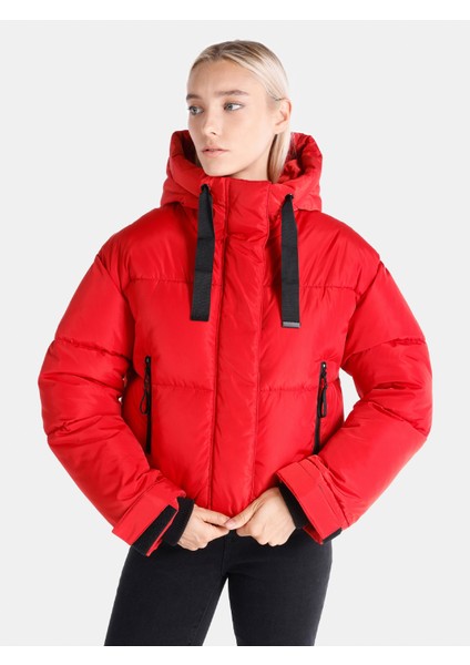 Regular Fit Kapüşonlu Şişme Cepli Kırmızı Kadın Mont Cl1065781
