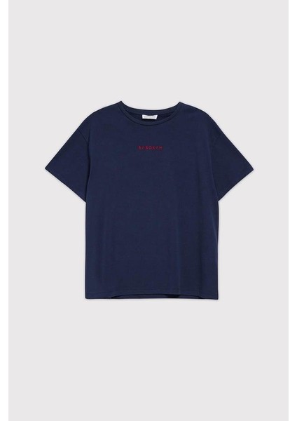 Yıkama Efektli Comfort Fit Kadın Tshirt indirimleri