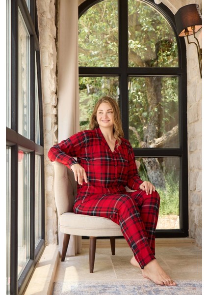 Büyük Beden Süet Kumaş Önü Düğmeli Kırmızı Pijama Takımı - 5655