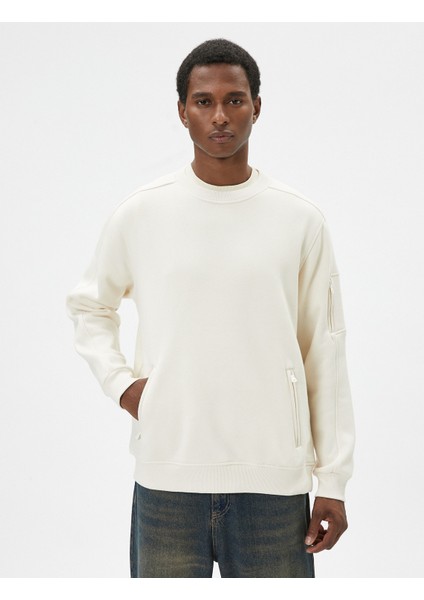 Bisiklet Yaka Sweat Rahat Kesim Fermuar Cepli Dikiş Detaylı modelleri