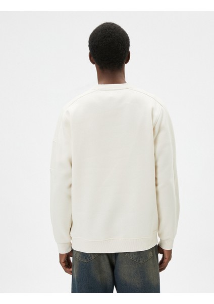 Bisiklet Yaka Sweat Rahat Kesim Fermuar Cepli Dikiş Detaylı fırsatları