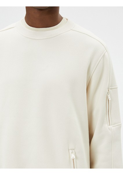 Bisiklet Yaka Sweat Rahat Kesim Fermuar Cepli Dikiş Detaylı indirimleri