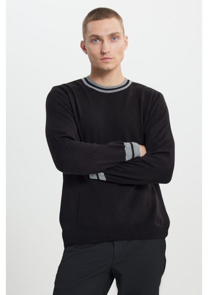 ALTINYILDIZ CLASSICS Erkek Siyah Anti-pilling Kolu Ve Yakası Şerit Desenli Standart Fit Bisiklet Yaka Triko Kazak modelleri