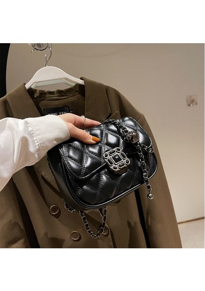 Kadınlar Için High-End Dokulu Moda Çanta 2024 Bahar Yeni Moda Retro Işlemeli Eşkenar Dörtgen Tek Omuz Crossbody Çanta (Yurt Dışından)