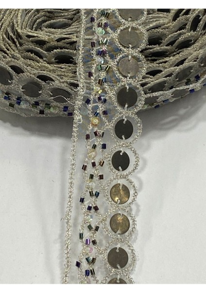 Tül Üzeri Metal Pul Işli Dekoratif Şerit/ 6 Mt / Beyaz fırsatları