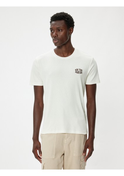 Slim Fit Tişört Slogan Işlemeli Kısa Kollu Bisiklet Yaka Pamuklu