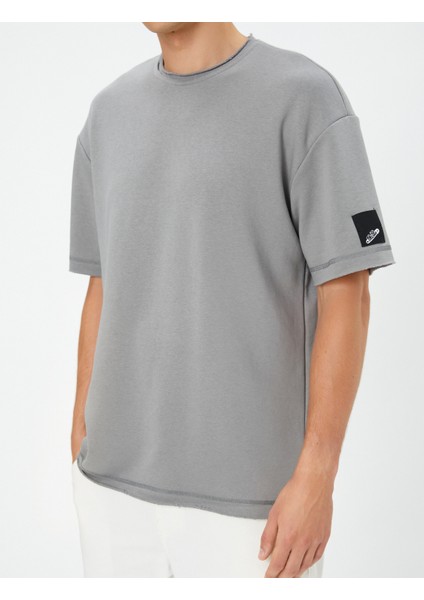 Basic Tişört Bisiklet Yaka Kısa Kollu Etiket Baskılı indirimleri