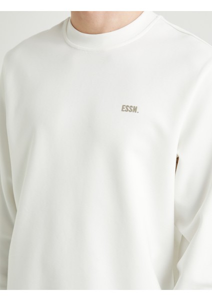 Slogan Nakışlı Sweatshirt Bisiklet Yaka Uzun Kollu indirimleri
