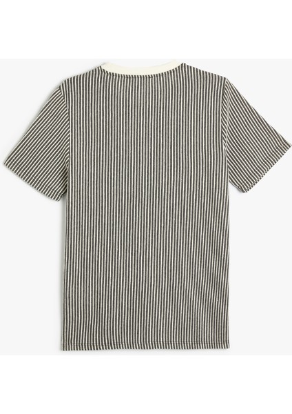 Cepli Dokulu Tişört Kısa Kollu Bisiklet Yaka Regular Fit fiyatları