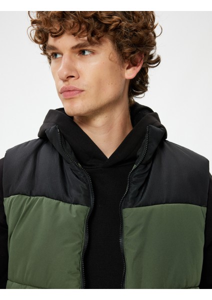 Şişme Yelek Dik Yaka Slim Fit Fermuarlı Renk Bloklu Cep Detaylı