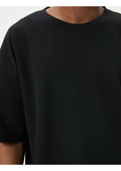 Basic Tişört Bisiklet Yaka Kısa Kollu Dokulu